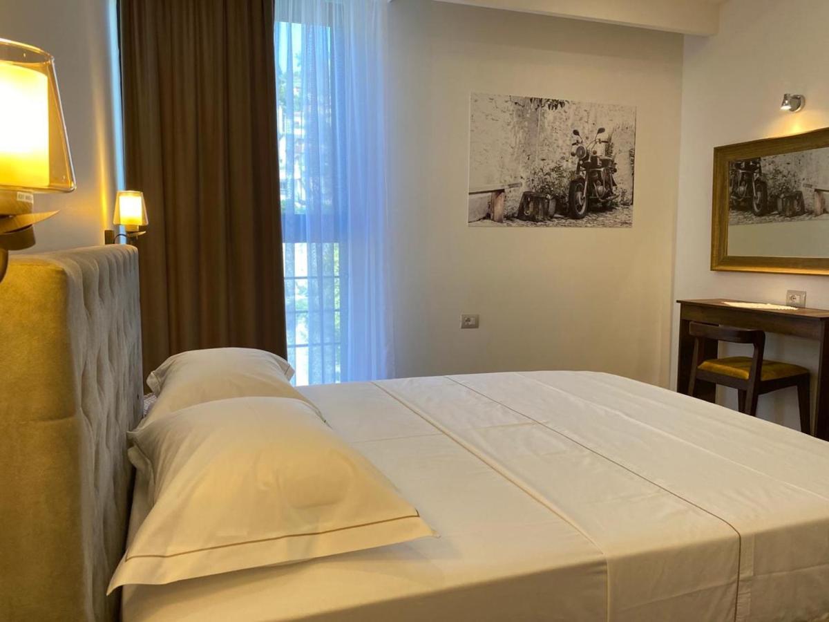 Hotel Republika Berat Extérieur photo