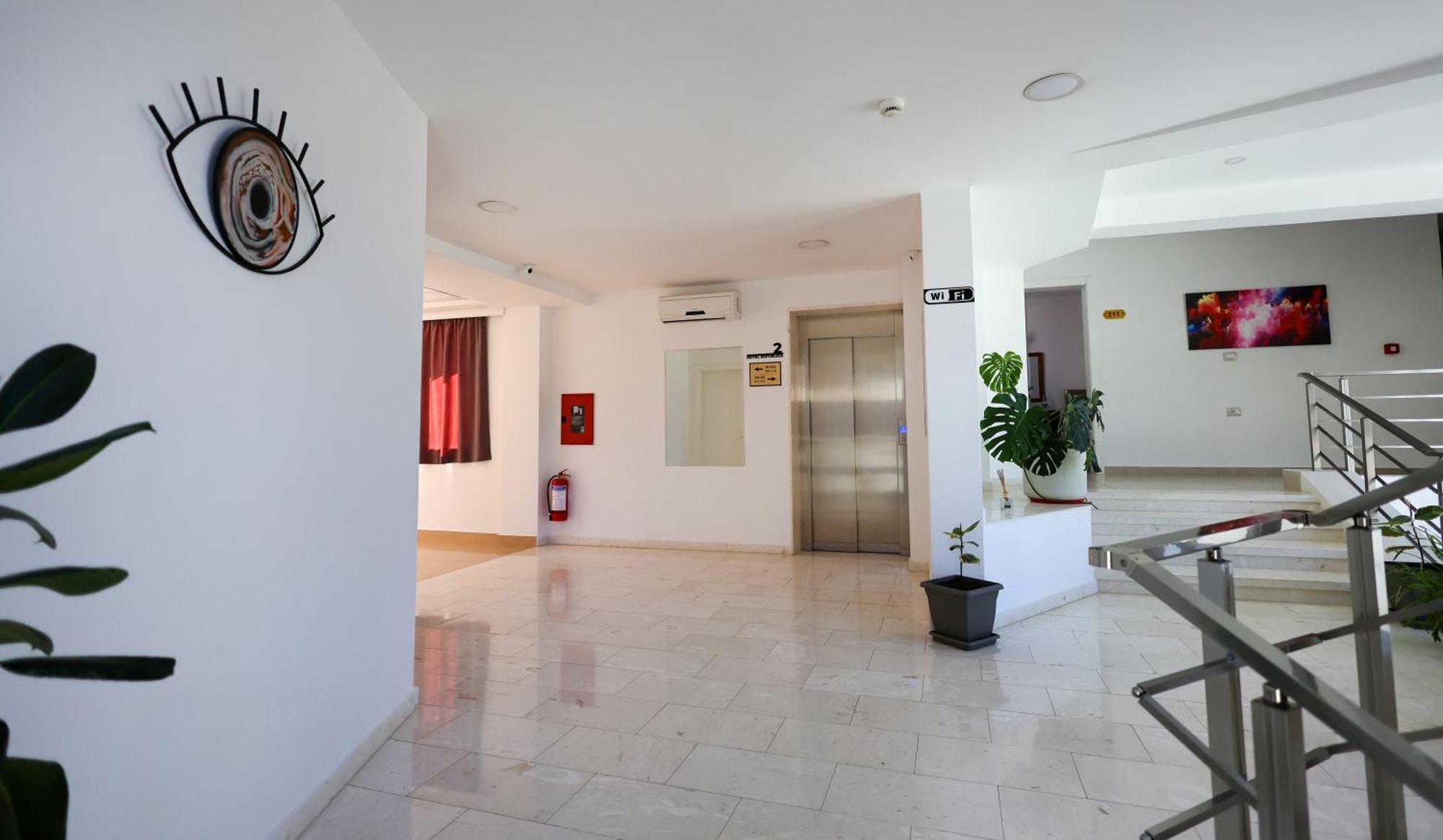 Hotel Republika Berat Extérieur photo