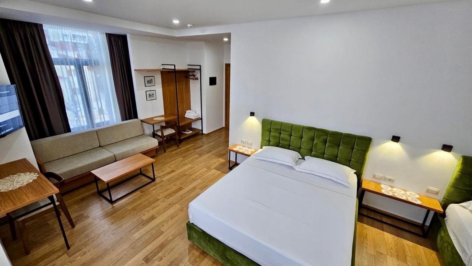 Hotel Republika Berat Extérieur photo
