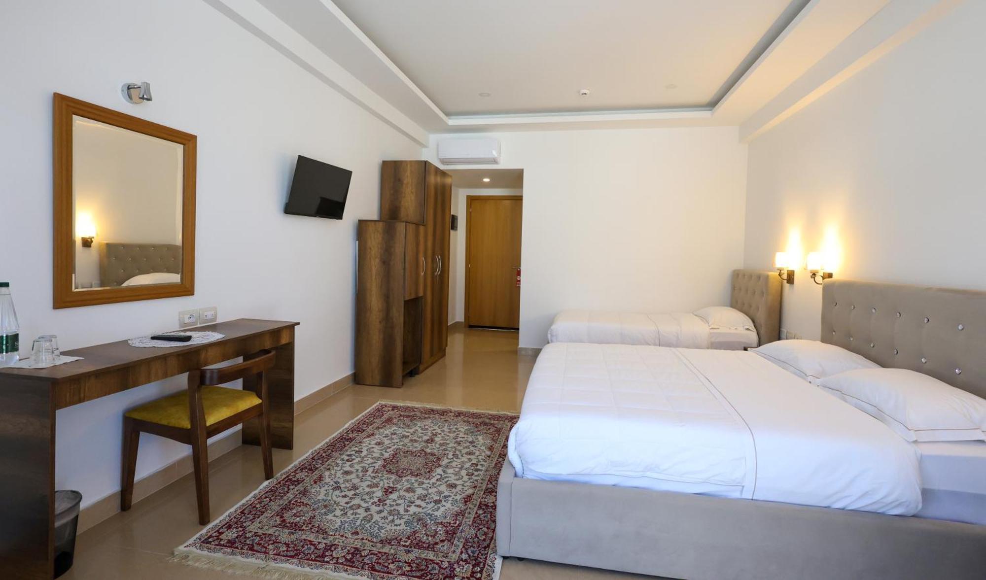 Hotel Republika Berat Extérieur photo