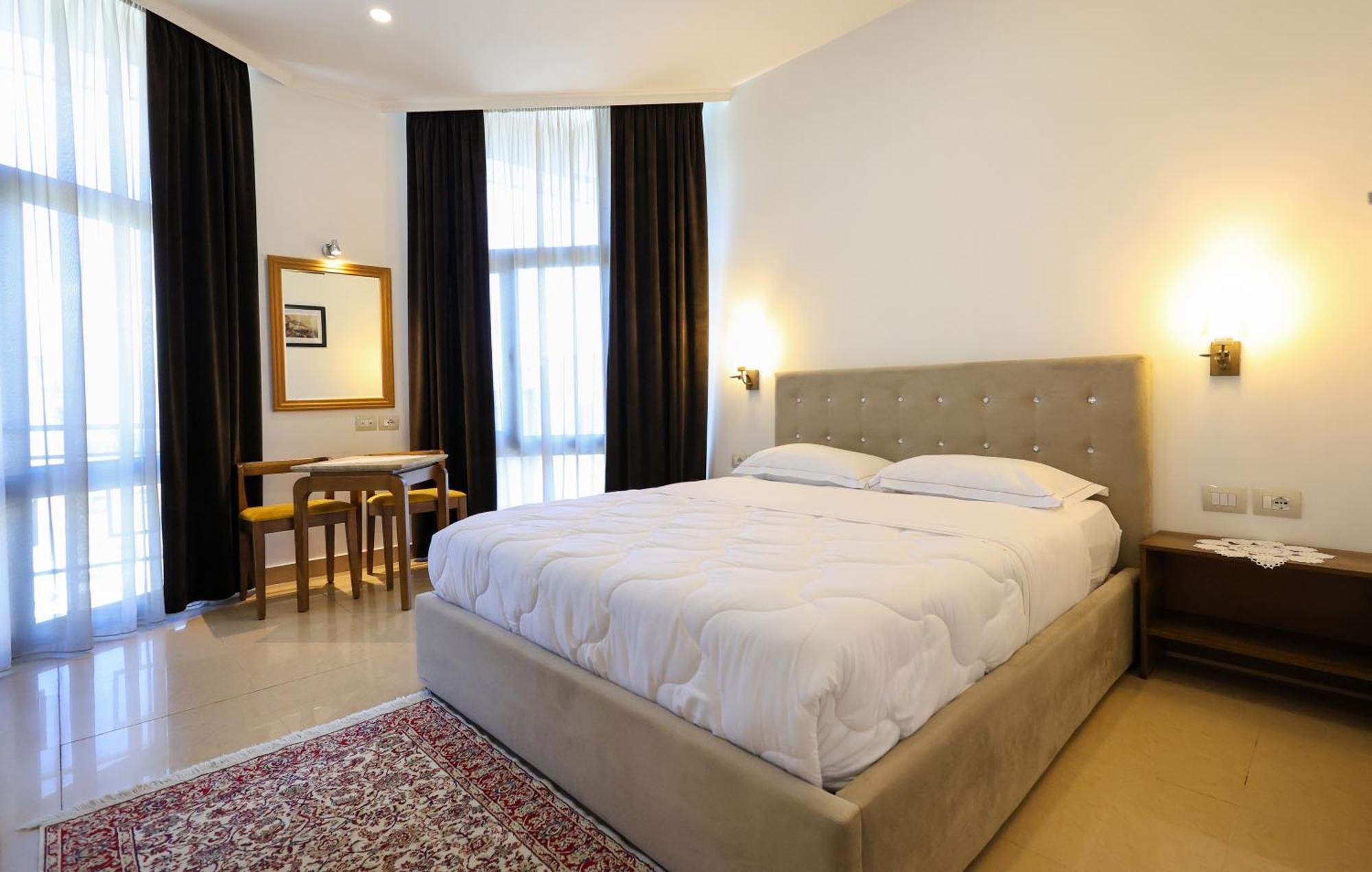 Hotel Republika Berat Extérieur photo