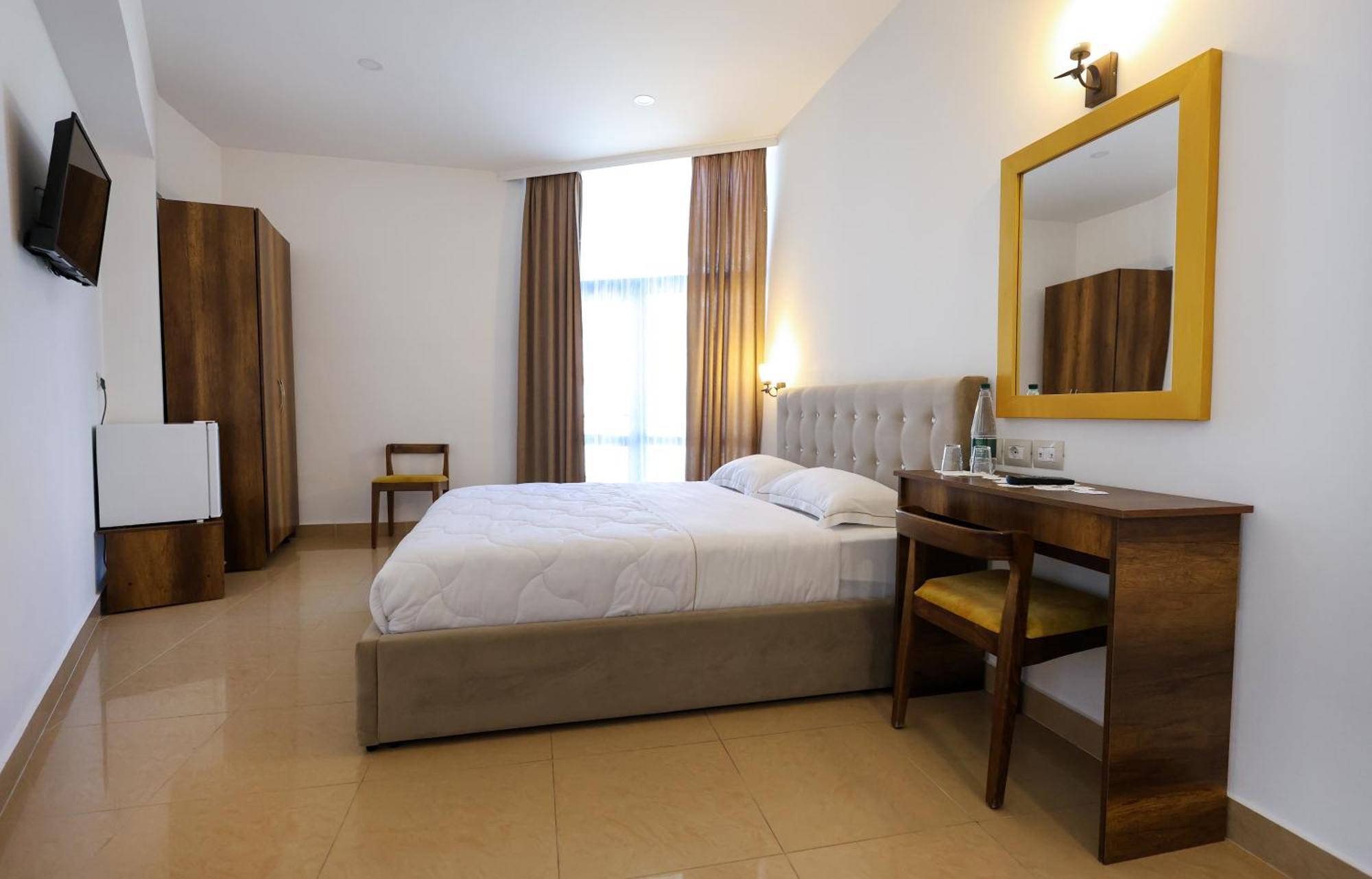 Hotel Republika Berat Extérieur photo