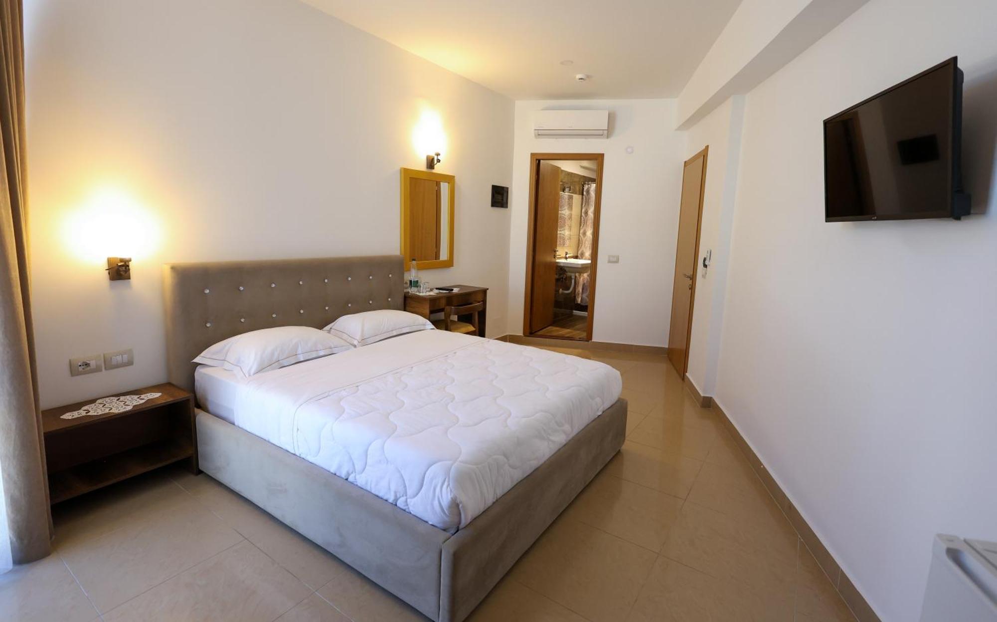 Hotel Republika Berat Extérieur photo