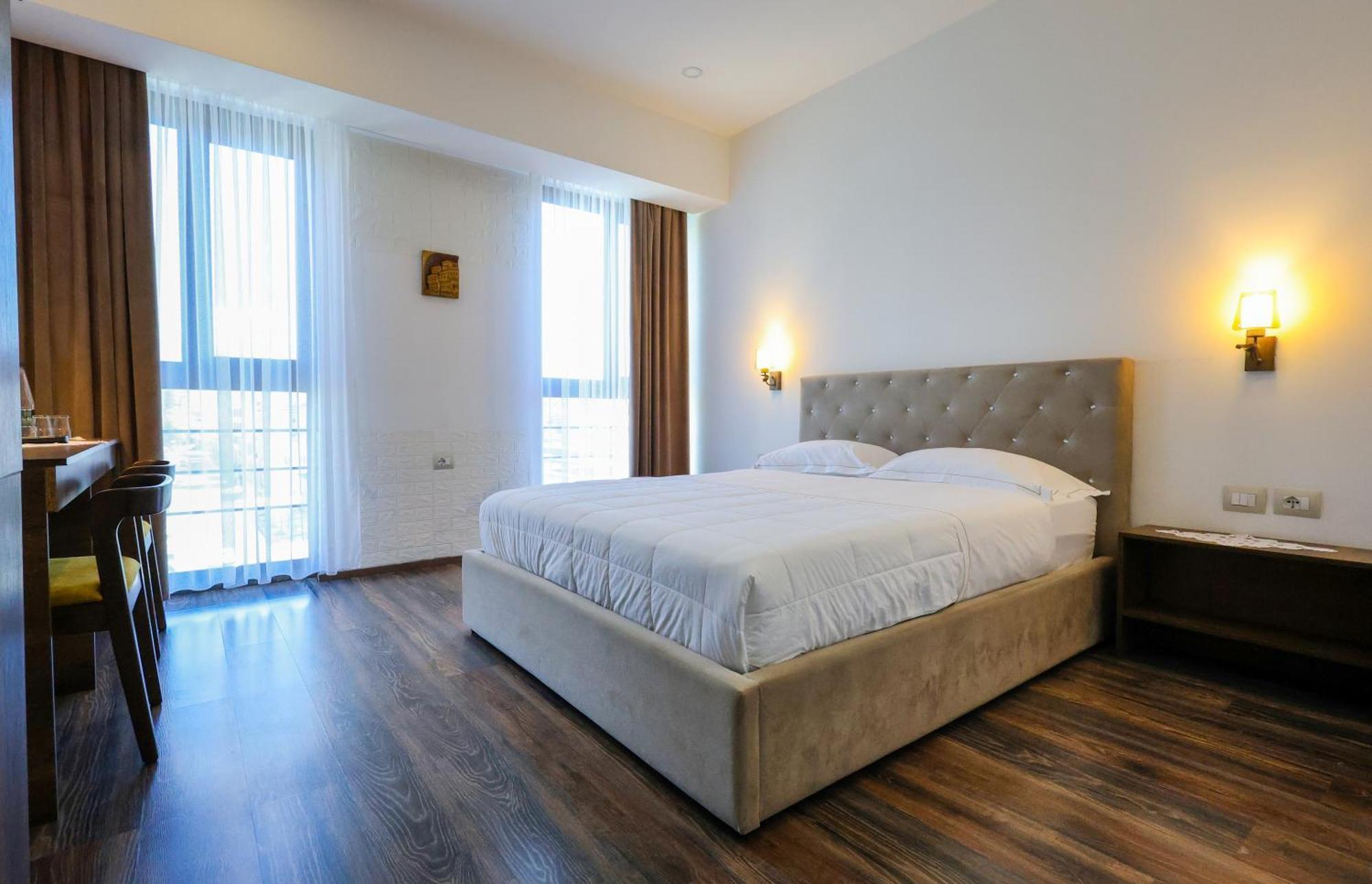 Hotel Republika Berat Extérieur photo