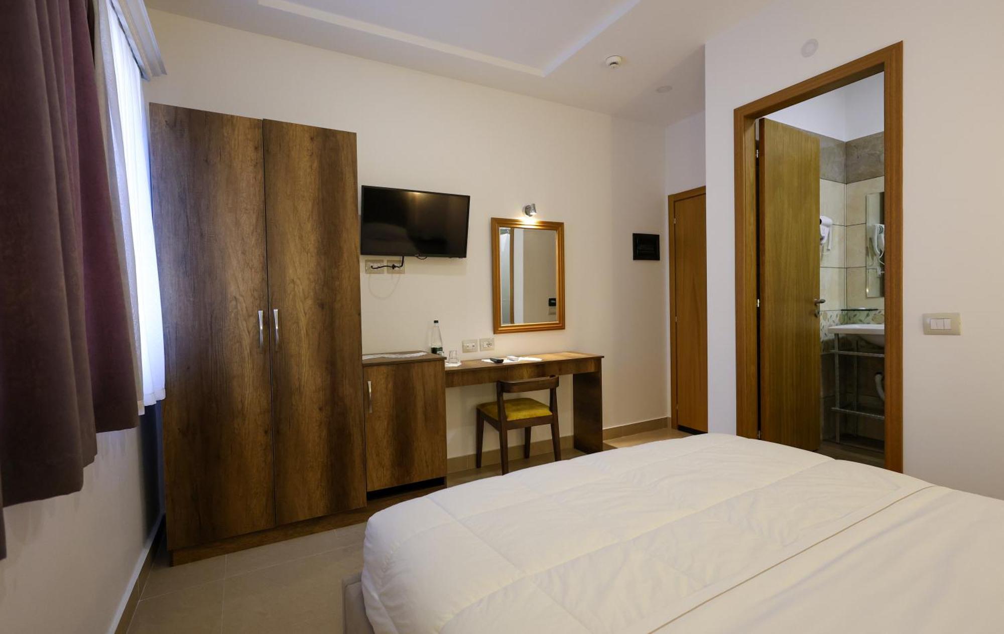 Hotel Republika Berat Extérieur photo