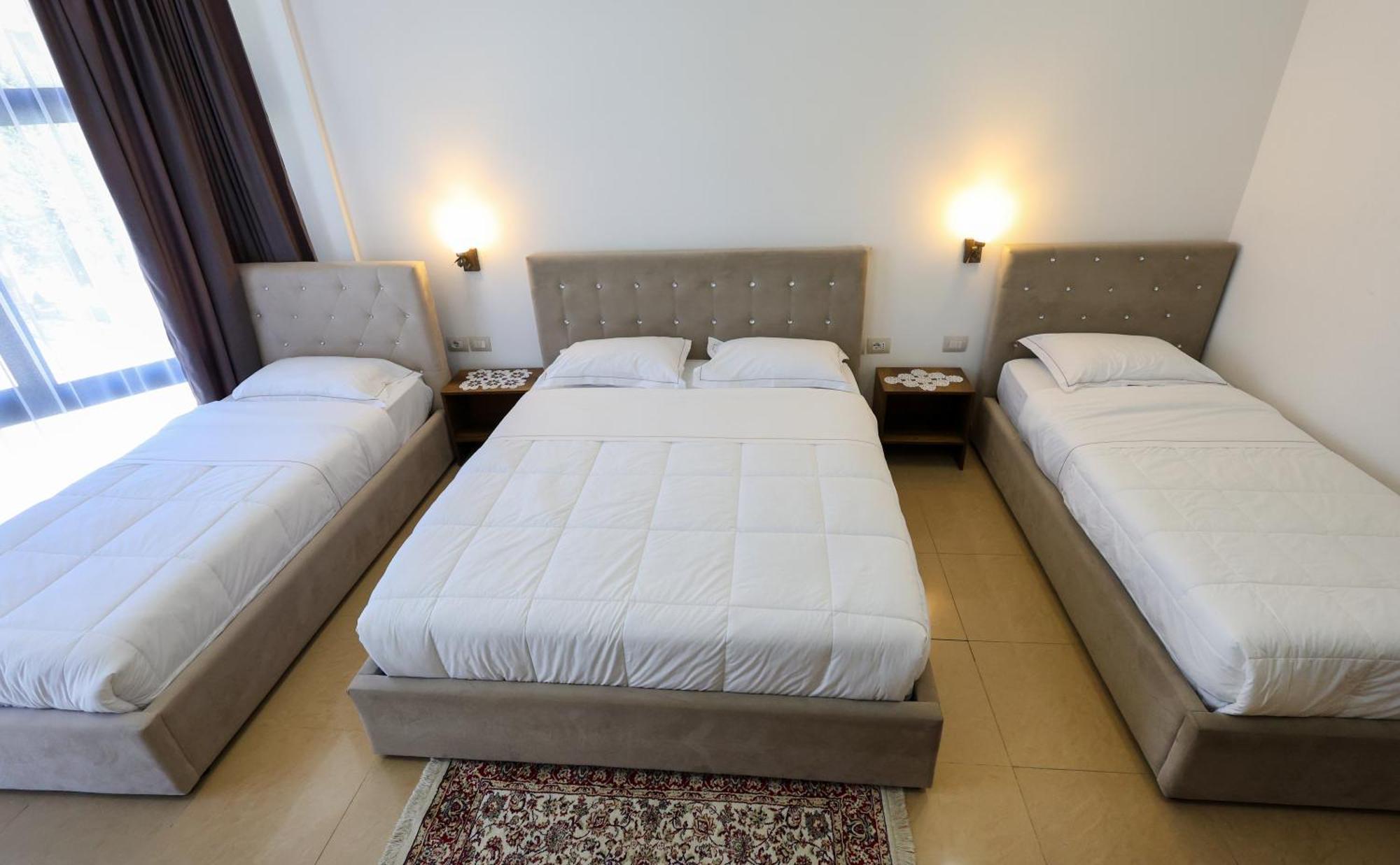 Hotel Republika Berat Extérieur photo