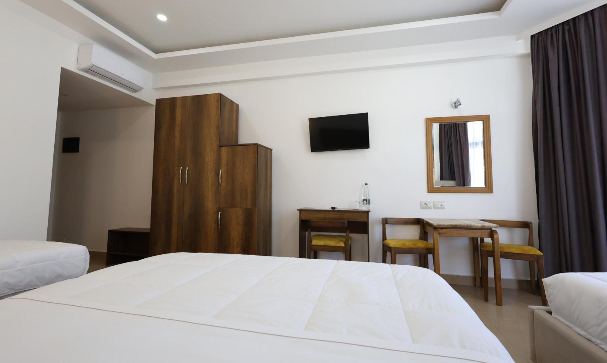 Hotel Republika Berat Extérieur photo