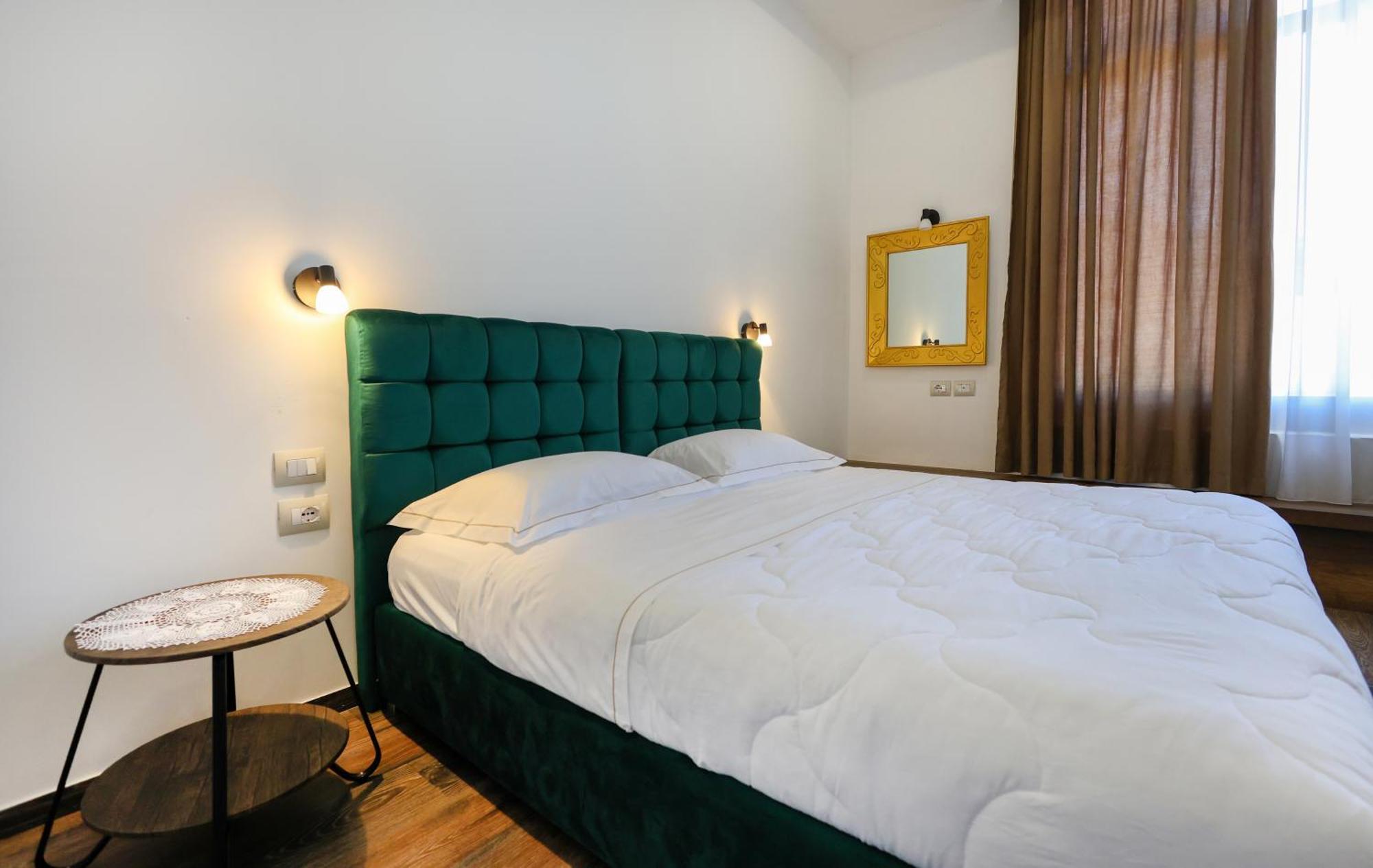 Hotel Republika Berat Extérieur photo